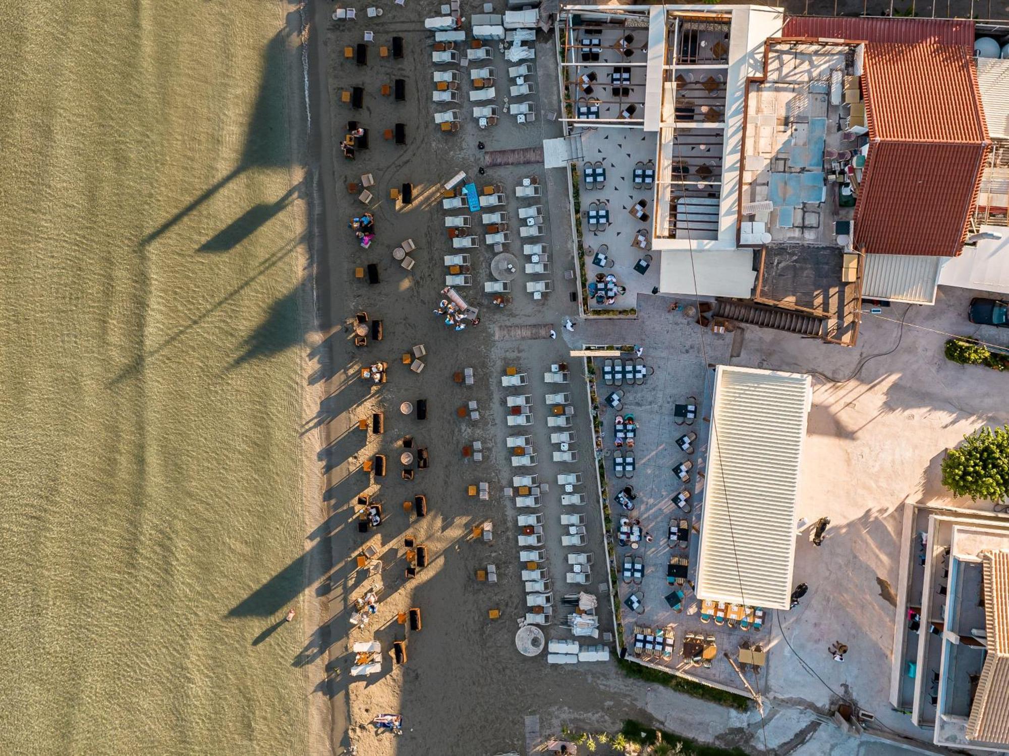 Horizon Apartments - Beachfront Luxury, By Zantewize Лаганас Экстерьер фото